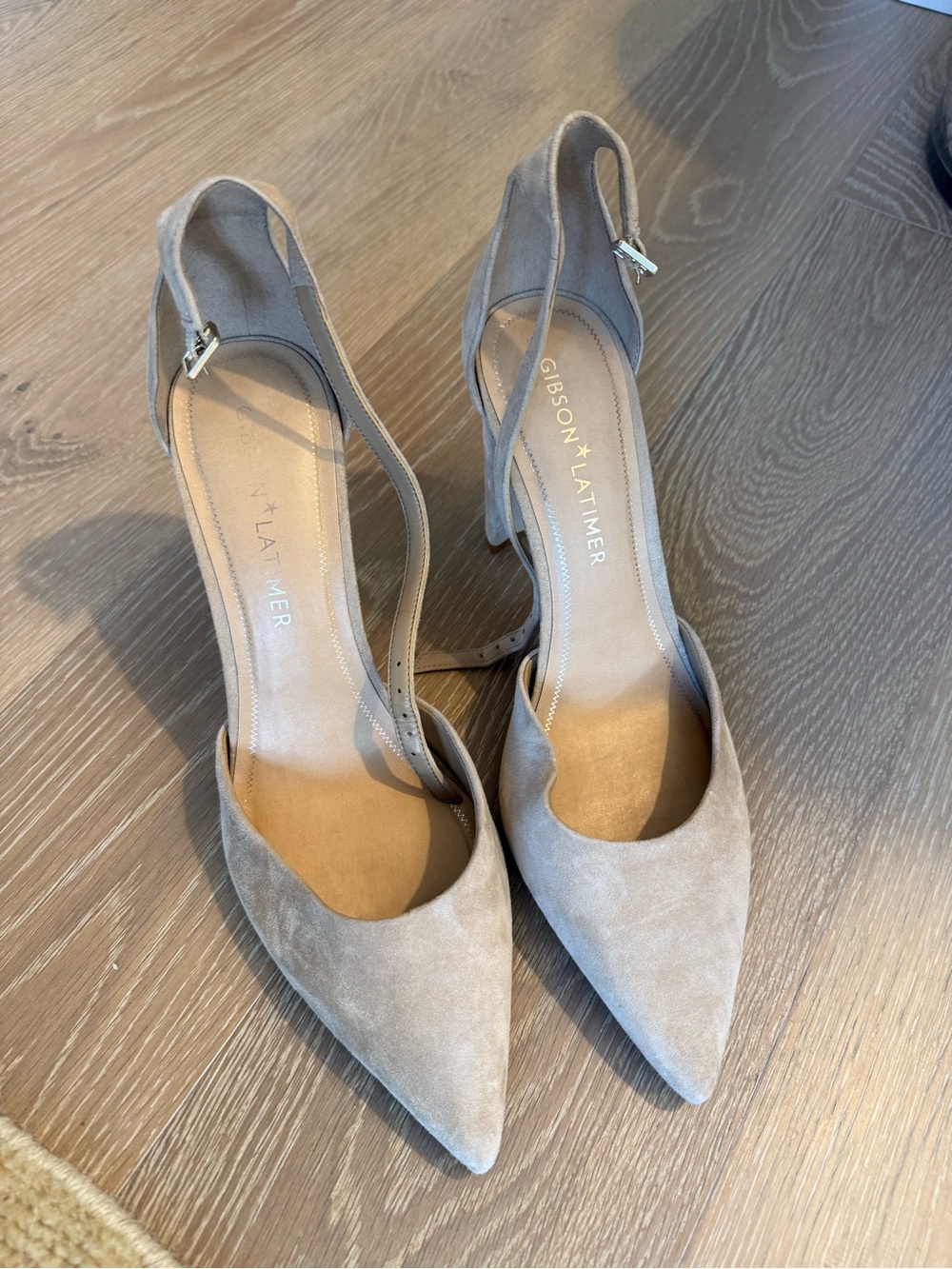 NWOT Gibson Latimer Taupe Suede Pointed Slingback Pumps size 10